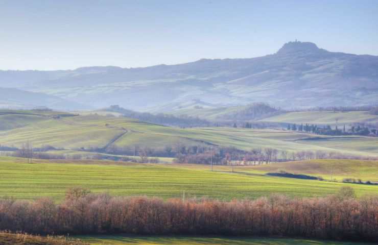 prato e montagne