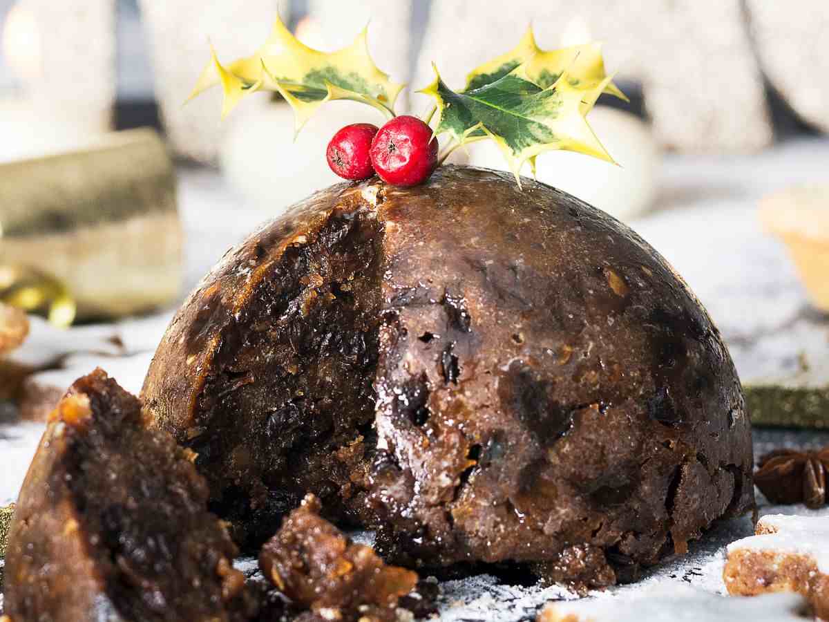 jene-stephaniuk-lkmGeyLItrw-unsplash-ls dolce inglese di natale a forma di cupola