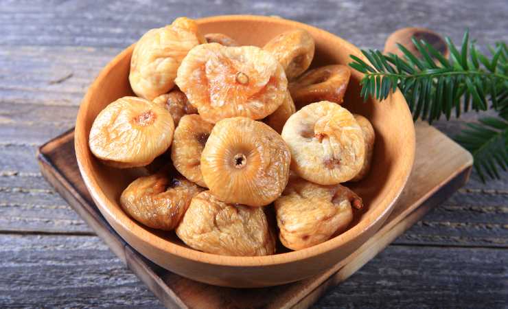 ciotola di fichi secchi