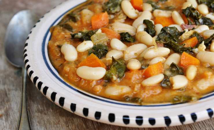 piatto di ribollita toscana
