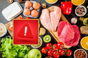 cibo di vario tipo e simbolo del divieto